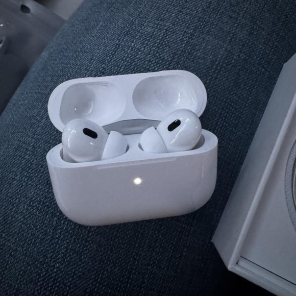 Wireless Earbuds with Charging Case - White